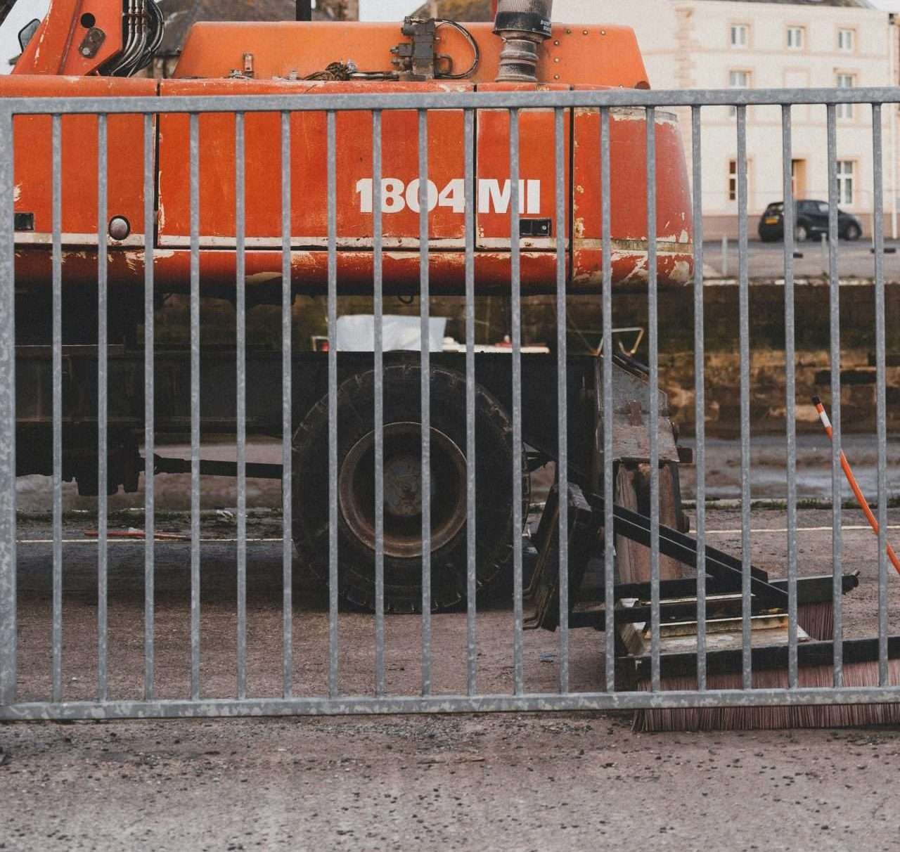 Metalliportti, portti metalliaitaan, verkkoaitaportti, automaattinen portti, automaattiportti, liukuportti, portin asennus uusimaa, Helsinki, Vantaa, Espoo ja muu Suomi