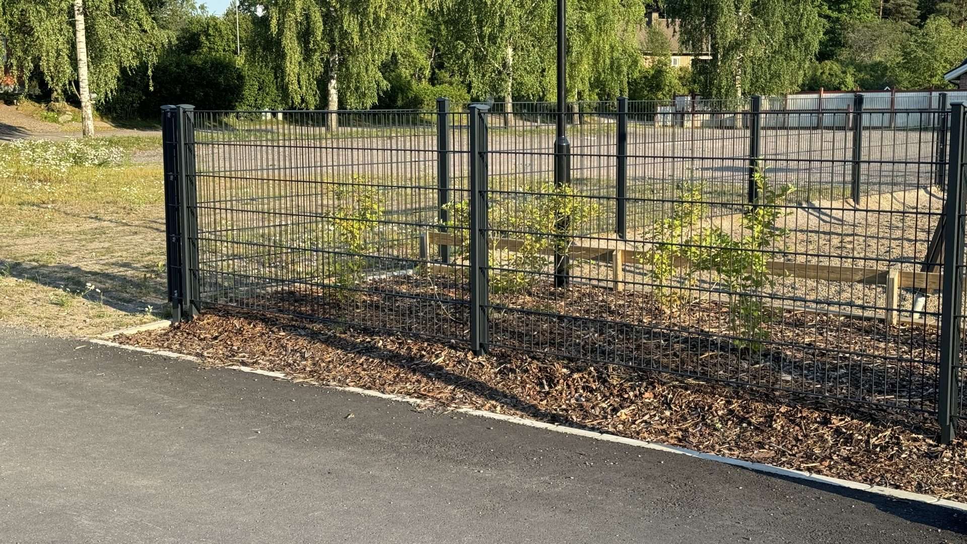 Elementtiaita, elementtiaidan asennus, tai kolmilanka-aita ja kolmilanka-aidan asennus, pk-seutu, uusimaa, helsinki, espoo, vantaa ja muu Suomi